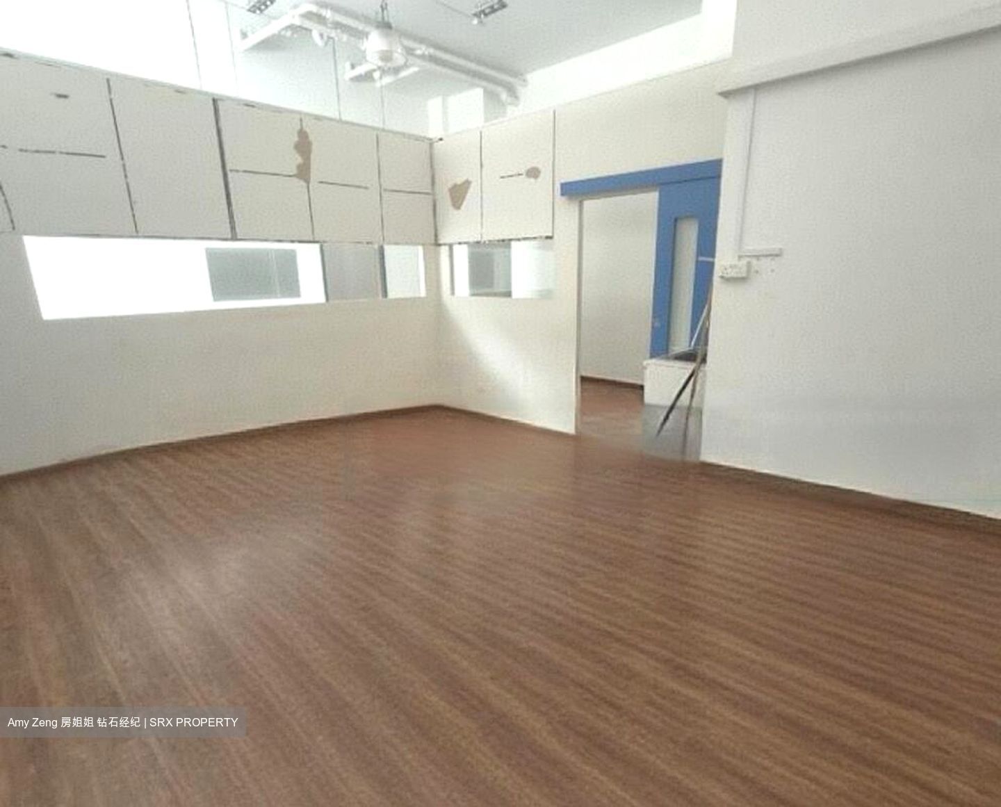 Redhill Forum (D3), Factory #453178571